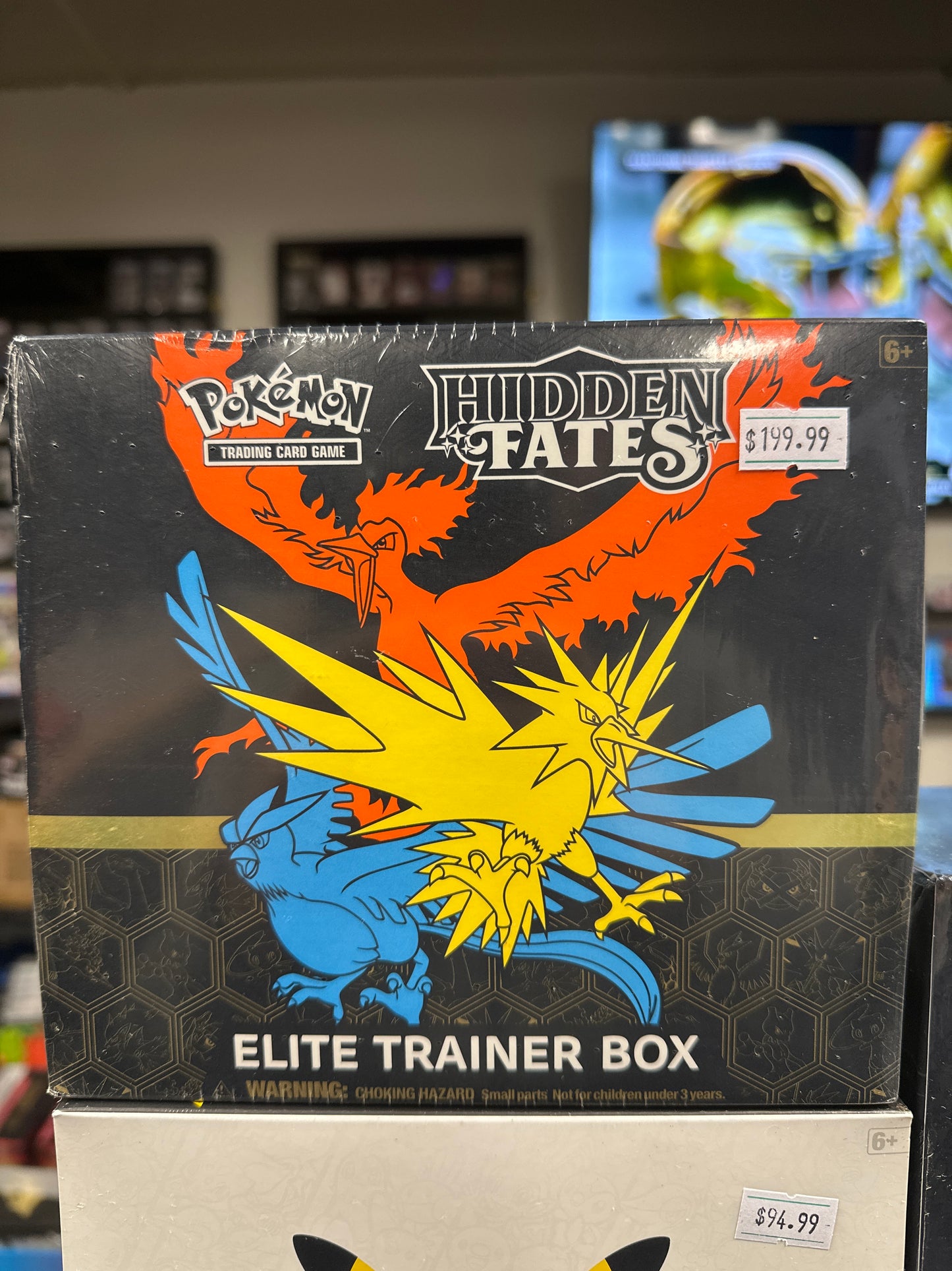 Pokémon Hidden fates Elite trainer box