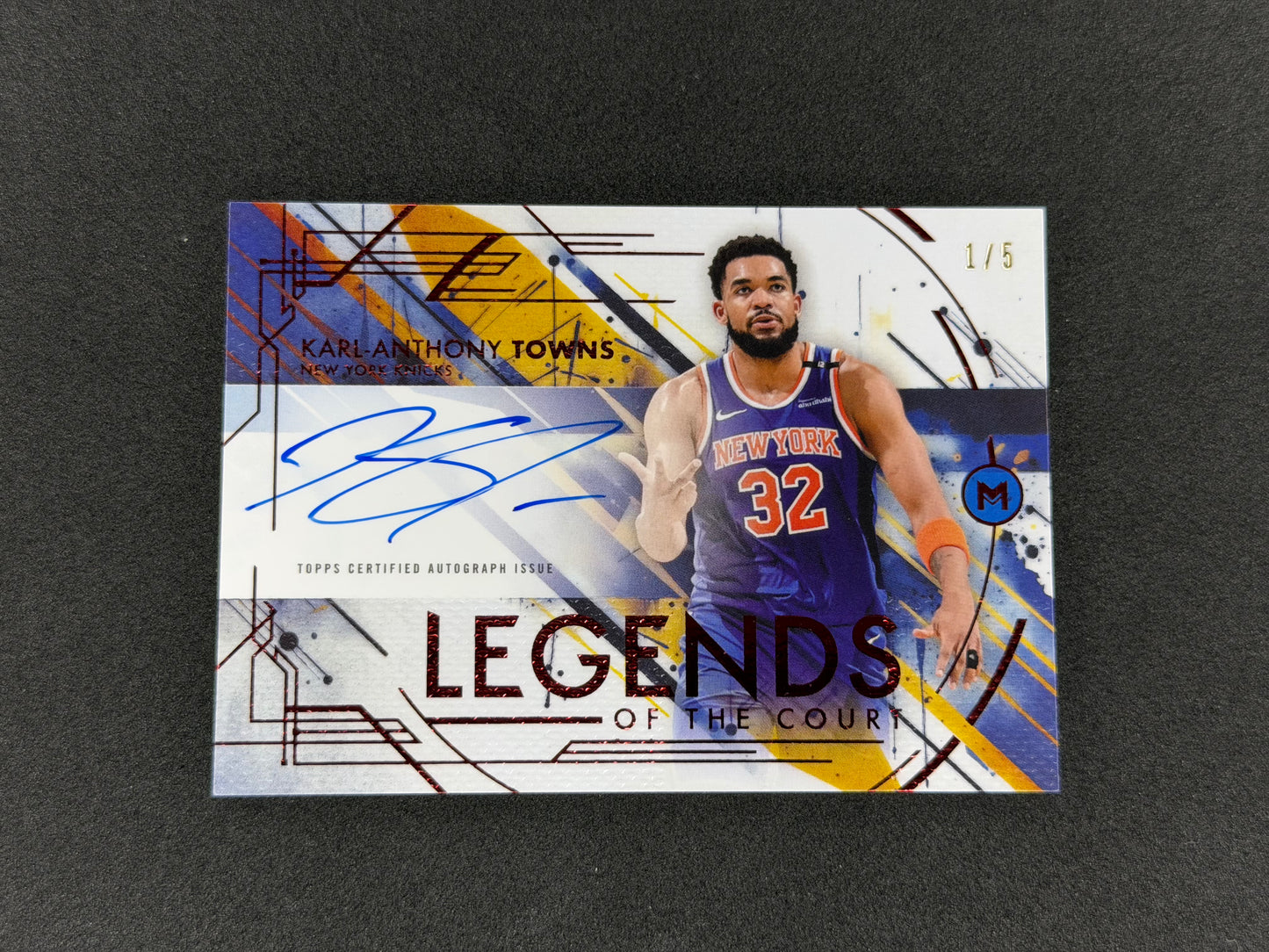 2025-26 Topps Motif Karl-Anthony Towns Legends of the Court Auto Scarlet #/5