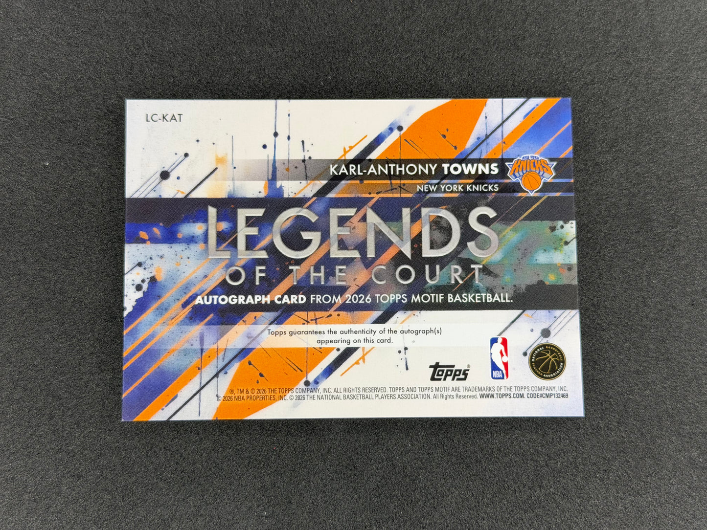 2025-26 Topps Motif Karl-Anthony Towns Legends of the Court Auto Scarlet #/5