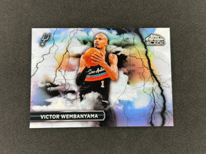 2025-26 Topps Chrome Black Victor Wembanyama Black Lightning #BL-6 San Antonio Spurs